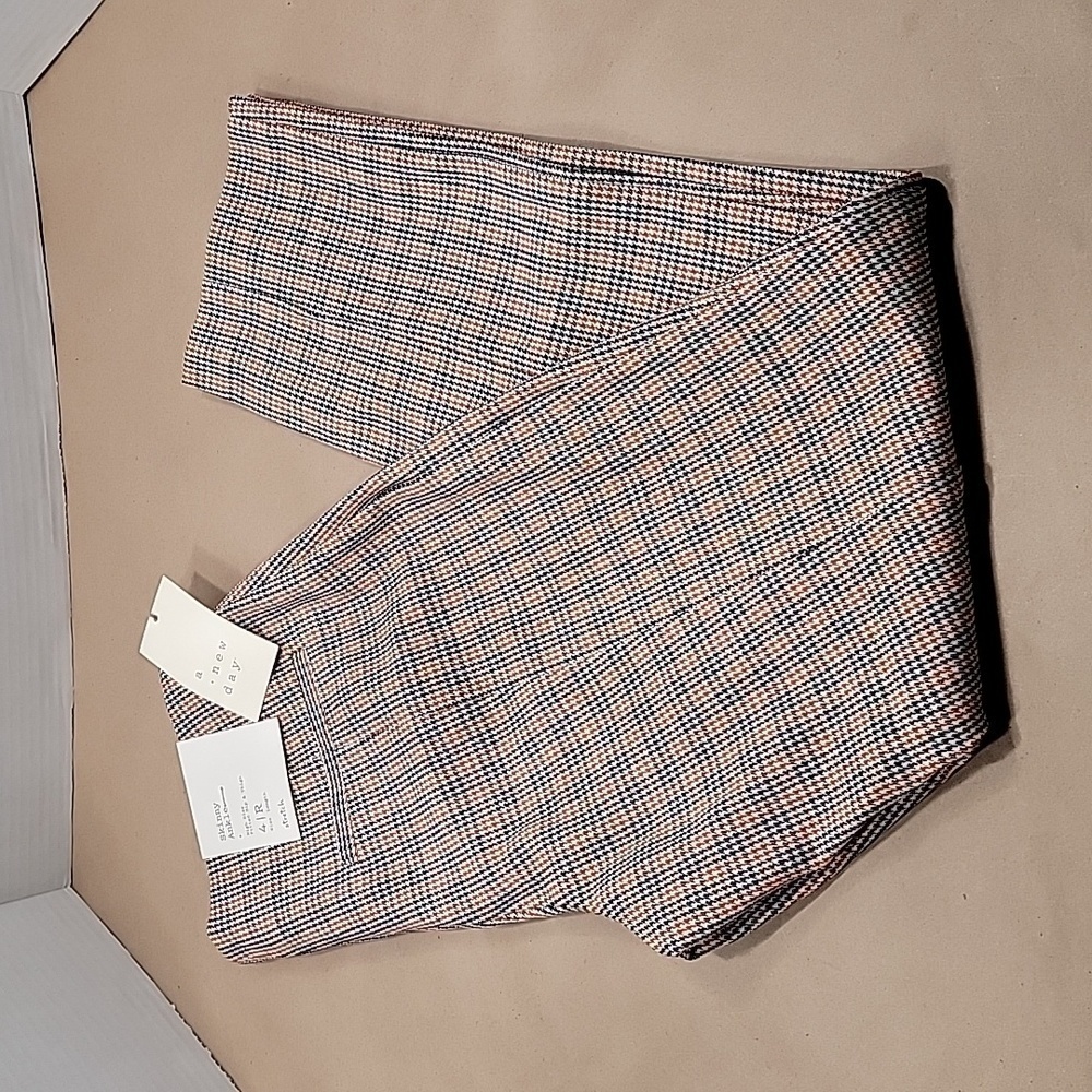 A New Day, Size 4R Skinny Ankle, Cream, Black & Brown Houndstooth, NEW with Tags